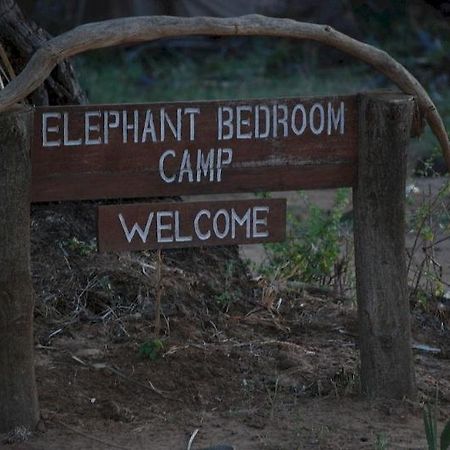 Elephant Bedroom Camp Archers Post Exteriör bild